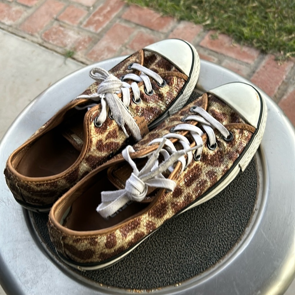 Converse sequin leopard size 9